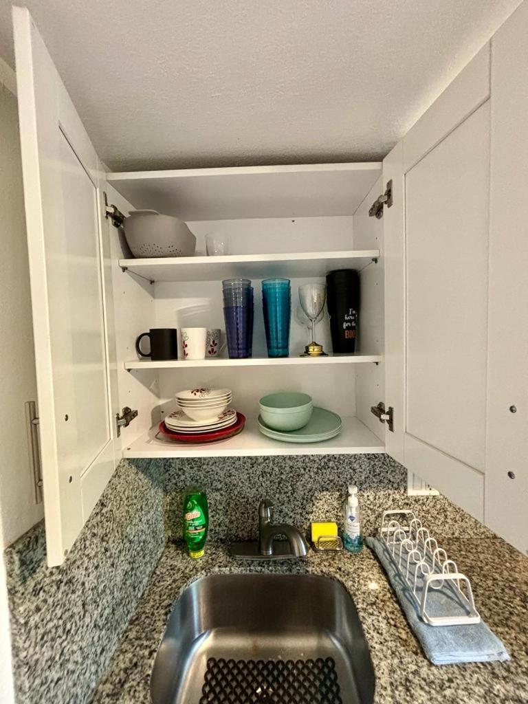 Nice Queen Bedroom - Best Location In Miami - Luggage Storage Service, Parking And Laundry Экстерьер фото